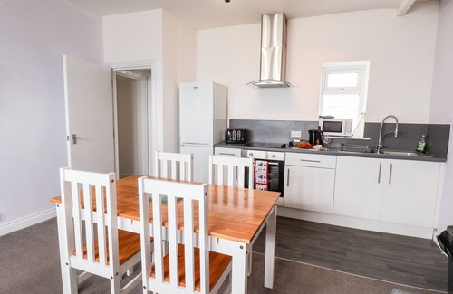 Bridlington Old Town Cottage | 10 BEACH VIEW @ BEACONSFIELD HOUSE in Bridlington