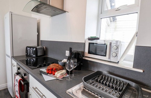 Bridlington Old Town Cottage | 10 BEACH VIEW @ BEACONSFIELD HOUSE in Bridlington