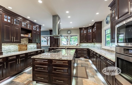 Coldwater Cottage | 10 bed, 7 bath, cottage on Six Mile Lake, level land great for kids!