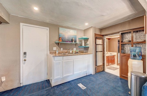 Winchester House | 10 Bedroom Botanical Oasis - Entertainment Paradise - Perfect for Group Getaways
