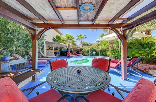 Winchester House | 10 Bedroom Botanical Oasis - Entertainment Paradise - Perfect for Group Getaways