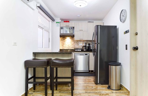 Astorga House | 10 Bedroom Building