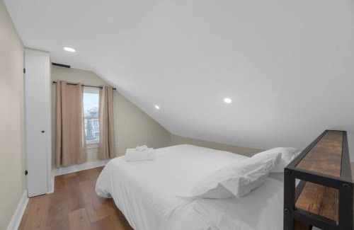 Glen Echo House | 10 Bedrooms Sleeps 28 2 Hot Tubs 1 Min To Fairgrounds