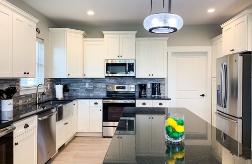 Table Rock House | 10 bedrooms w/Swim/Spa - In/outdoor community pool