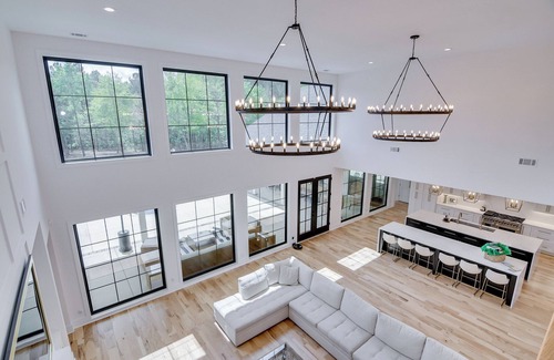 Appling House | 10 BR Executive Masters Retreat on Private, Secluded Lot. Tons of Amenities!