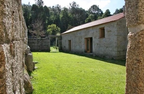 Cruz Cottage | 10% discount 1 week stay JULY 2019 CASA DA BOUÇA FOR 4 PEOPLE