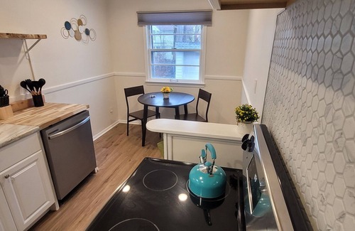 South Euclid House | 10% dsc Spacious Home Near Cleveland Clinic & Downtown Cleveland
