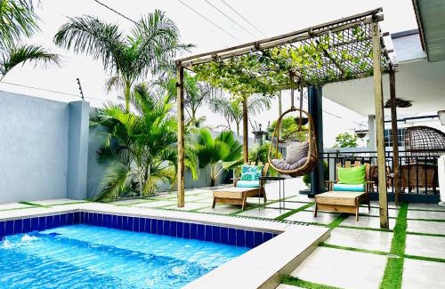 Adenta Villa | 10 Guests Luxurious Villa Pool Hot Tub and Bar