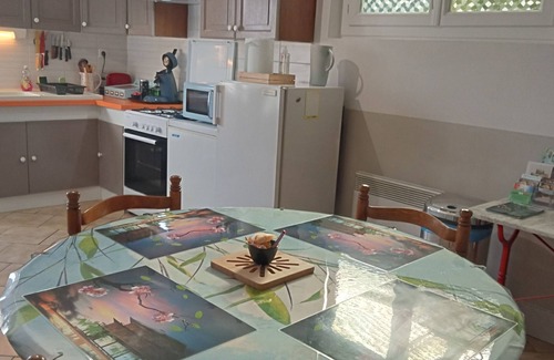 Saint-Medard-de-Guizieres House | 10 minutes from St Emilion! A break somewhere in the garden of maple and niwakin