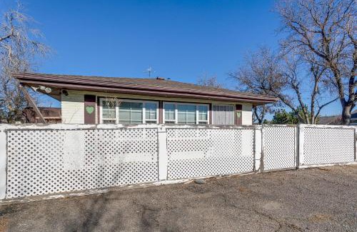 Aurora Apartment | 10 Mi to Denver Horse Farm Apartment in Aurora!