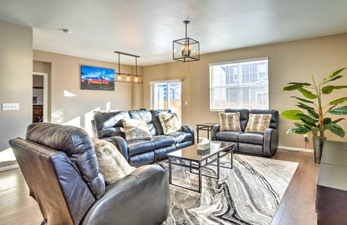 Aurora House | 10 Mi to DIA Spacious Aurora House with Yard!