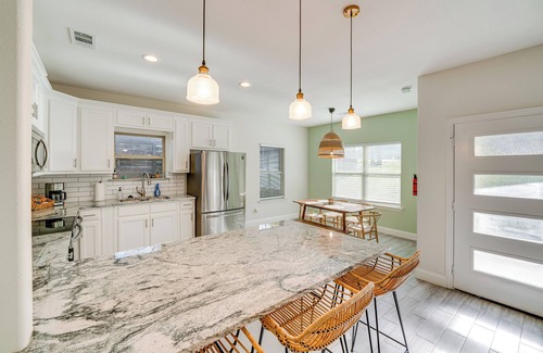 Dallas House | 10 Mi to Dtwn Dallas: Home Near Lakes & Parks!