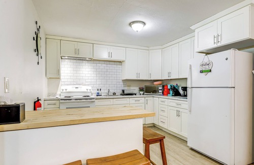 Central Manchester House | 10 Mi to Hartford: Family Home w/Yard