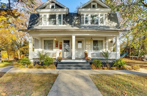 Annville House | < 10 Mi to Hersheypark: Duplex w/Fire Pit + Grill