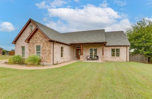 Wills Point House | 10 Mi to Lake Tawakoni Family Wills Point Getaway
