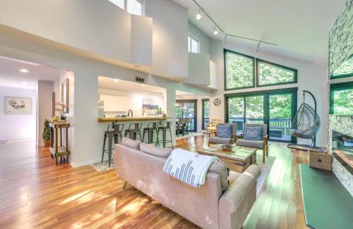 Birchwood Farms House | 10 Mi to Nubs Nob Modern Retreat with Fire Pit