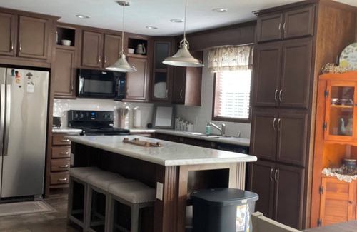 Bloomington House | 10 min from IU. Feel at home at Bexy Retreat. Pool, Decks, Small Pet Friendly!