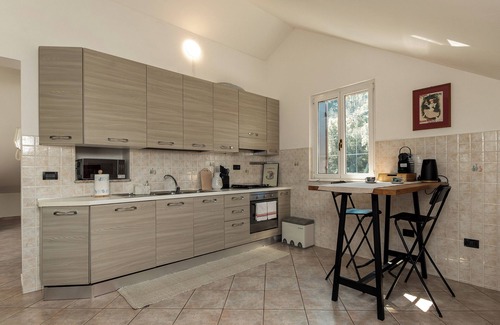 Vado Ligure Apartment | 10 min from the beach! Cozy and stylish apt with a full size bathtub & Balcony