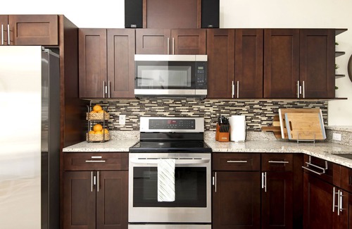 East Tampa House | 10 min: Raymond James Stadium, Tampa downtown, Ybor, Midtown, USF. Pets