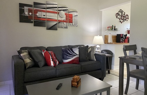 Lake Ridge Apartment | 10 min to Beach, Las Olas, and Wilton Drive