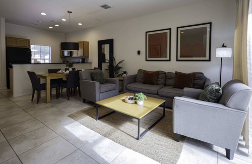 West Kissimmee House | 10 Min to Disney Cozy Family Townhome with Jacuzzi