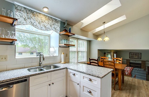 Northwest Colorado Springs House | 10 Min to Garden of the Gods-hiking-biking-hot tub