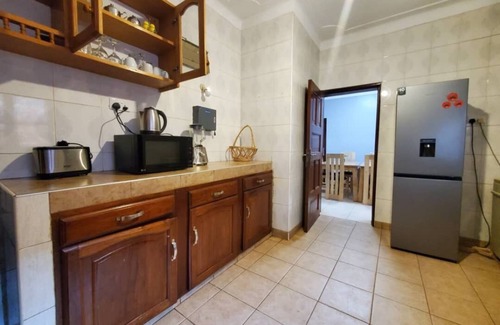 Entebbe House | 10 mins from Entebbe international Airport & beaches. 6 mins➡️town, Malls & zoo