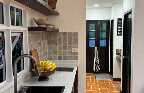 Lat Krabang House | 10 mins from airport/3-BR house 6 people Group stay