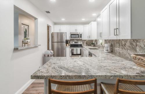 Vero Beach South House | 10 Mins to Beach - 2BR Private Pool + Spa + Grill