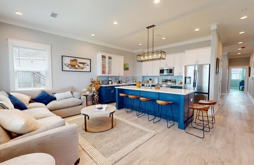 Thomas Drive House | 10 minute drive to beaches, newly built bay front home in Panama City Beach