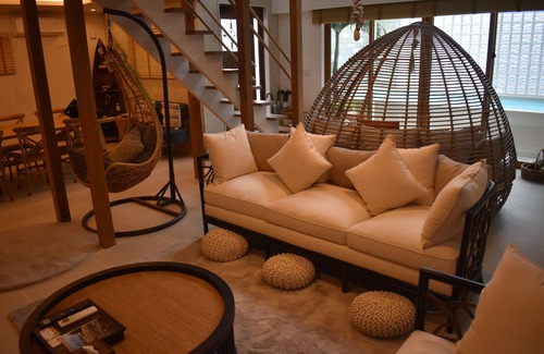 Chatan Villa | 10-minute walk to American Village! Private villa with pool