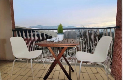 Millefonti Apartment | [10 minutes by subway] Palavela Suite