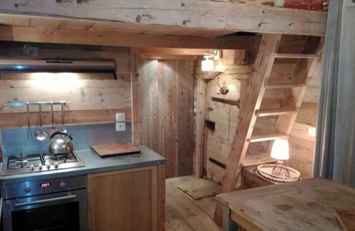 Dingy-Saint-Clair Ski Chalet | 10 minutes from Lake Annecy, charming cabin-style chalet