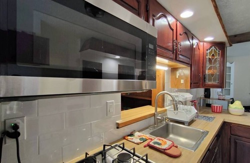 Kamm's Corners House | 10 minutes from the airport