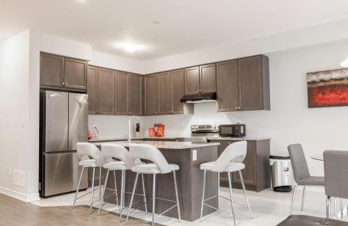 Thorold House | 10 Minutes From The Falls