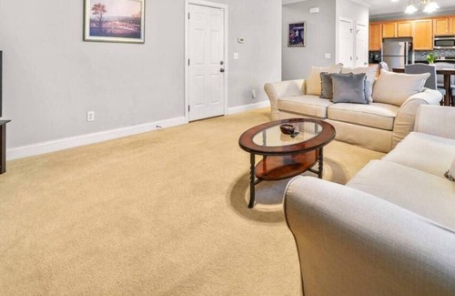 Charlotte House | 10 Minutes to City Center!
