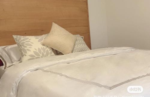 Longueuil Apartment | 10 minutes to DT with Free parking