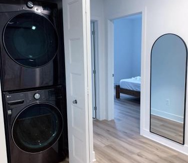 Longueuil Apartment | 10 minutes to DT with Free parking