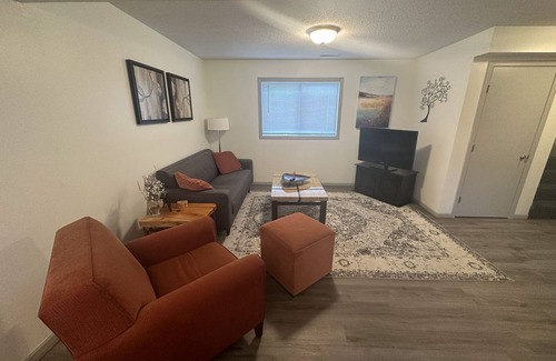 Byron House | 10 Minutes to Mayo Clinic! Duplex in Small Town Byron, MN.