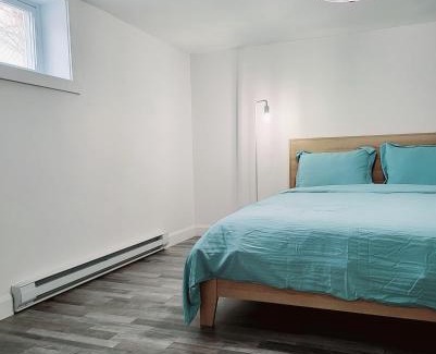 Laprairie House | 10 minutes to Montreal entire place 2 bedrooms private entrance