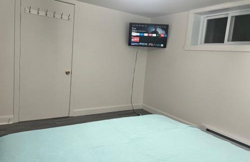 Laprairie House | 10 minutes to Montreal entire place 2 bedrooms private entrance