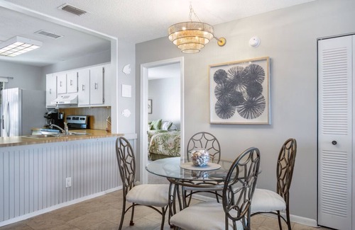 Isla del Sol Condo | 10% OFF 30 DAY STAY - St Pete Beach, Isla Del Sol, BAY FRONT