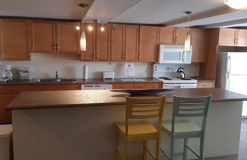 Barrie Apartment | 10% Off Flash Sale! Cozy & Bright Suite: Heated Floors, Fireplace, and Backyard!