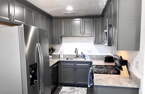 Irving Apartment | 10% OFF I65 - 1BD Condo, Pool, HWY 161/183, DFW South - Irving