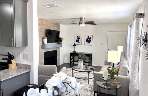 Irving Apartment | 10% OFF I65 - 1BD Condo, Pool, HWY 161/183, DFW South - Irving