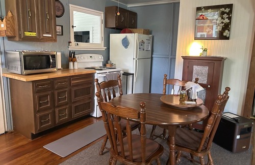 Lakeville Cottage | 10% Off Loudonville Street Fair Oct 1-3 & 6-10-Lakefront Cottage at O'Dells Lake