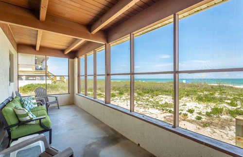 East End House | 10% off Oct and Nov! Beachfront, 2bed/1bath, ground level, screened in porch.