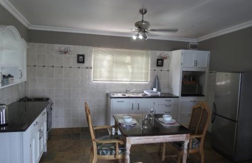 Villiersdorp Apartment | 10 on Berg