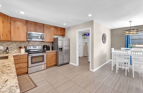West University House | *10 Percent Off*~RenoRetreat~UNR~Events~Downtown