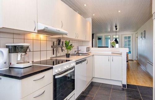 Pøt Strandby House | 10 person holiday home in Juelsminde